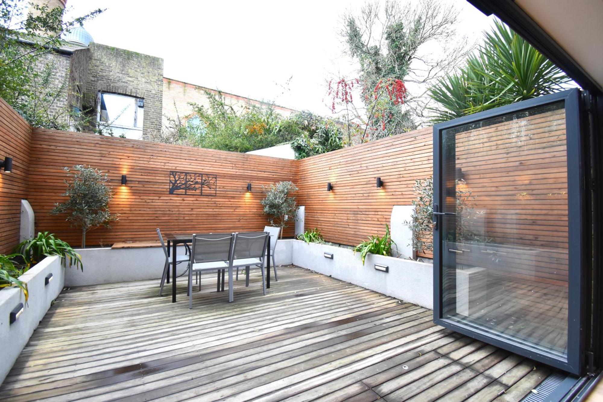 Stunning 2 Bed Apartment London Exterior photo